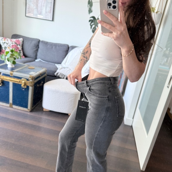 FITJEANS Women's Straight Leg Jeans in Dark Gray - Picture 4 of 11